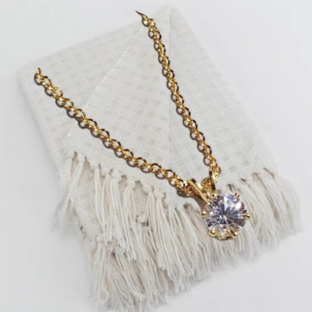 Cubic Zirconia Crystal Pendant Gold Plated Necklace. NWOT